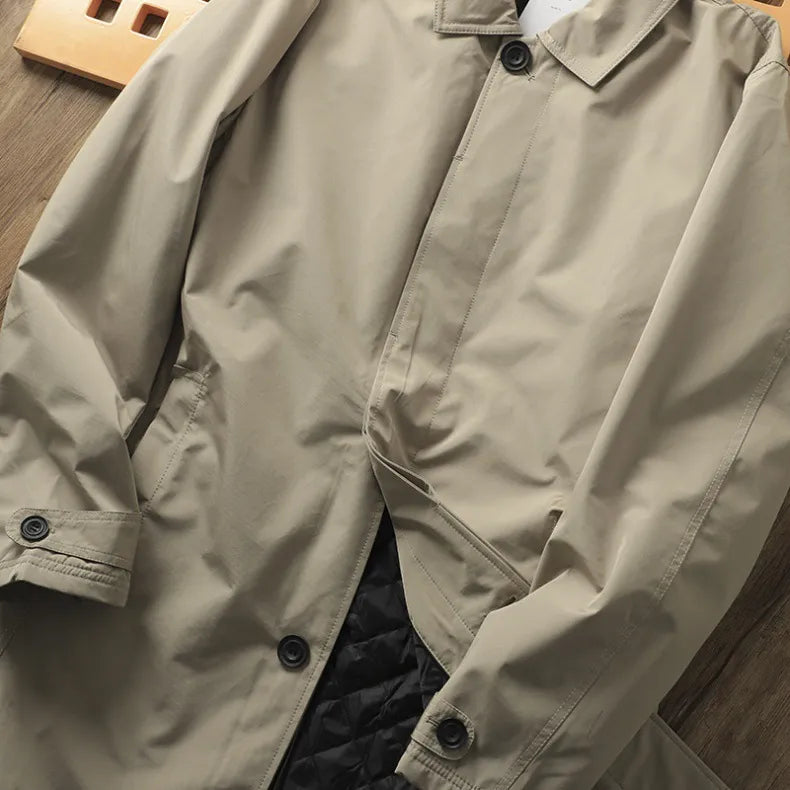 Aksel | Termisk vatteret trenchcoat i mellemlængde