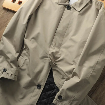 Aksel | Termisk vatteret trenchcoat i mellemlængde