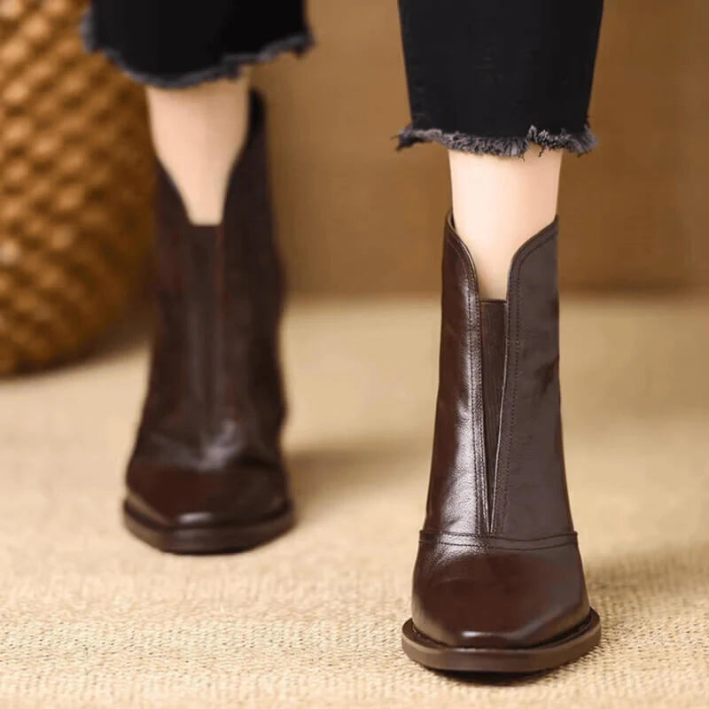 Agnes - Behagelige læderstøvletter med tåkappe og ankellængde